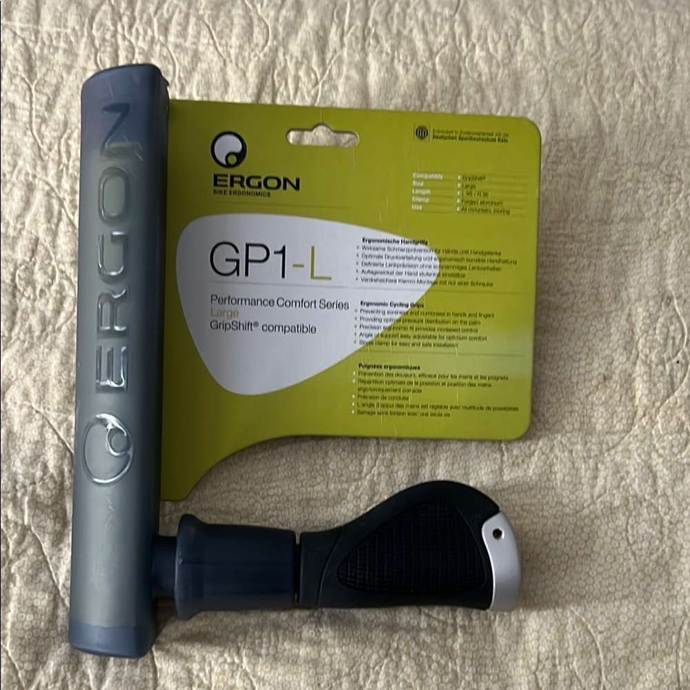 Ergobaby GP1-L GripShift Compatible Handlebar Grips - Black and Gray
